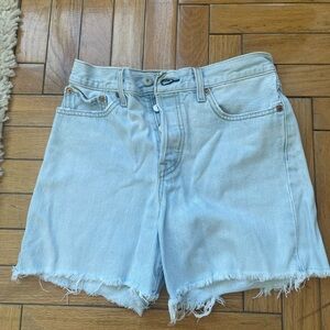Levi’s Wedgie Shorts size 27